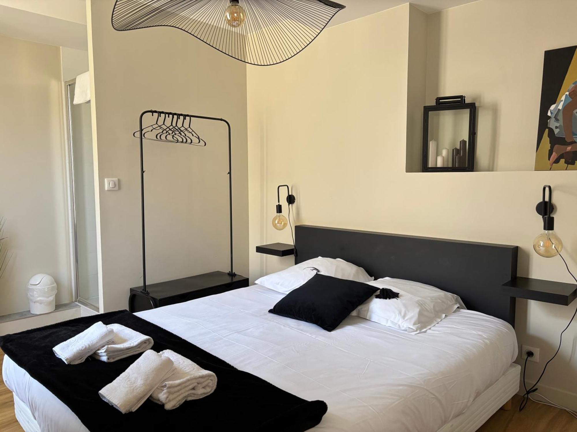 Bajocasse Apt Duplex Spacieux 3 Ch 2 Sdb Cosy Plein Centre Bayeux Decoration Elegante Proche Plages Du Debarquement المظهر الخارجي الصورة