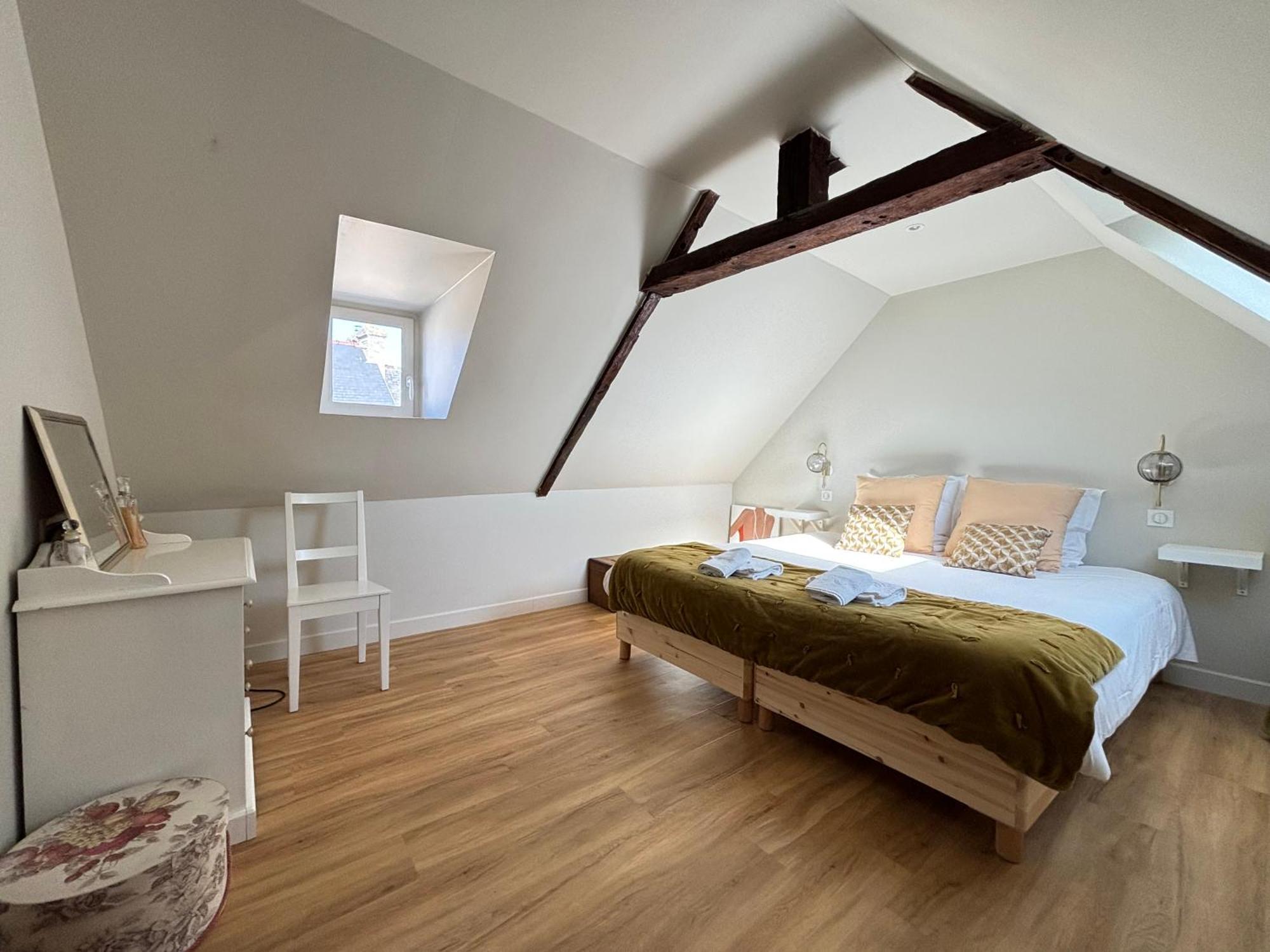 Bajocasse Apt Duplex Spacieux 3 Ch 2 Sdb Cosy Plein Centre Bayeux Decoration Elegante Proche Plages Du Debarquement المظهر الخارجي الصورة