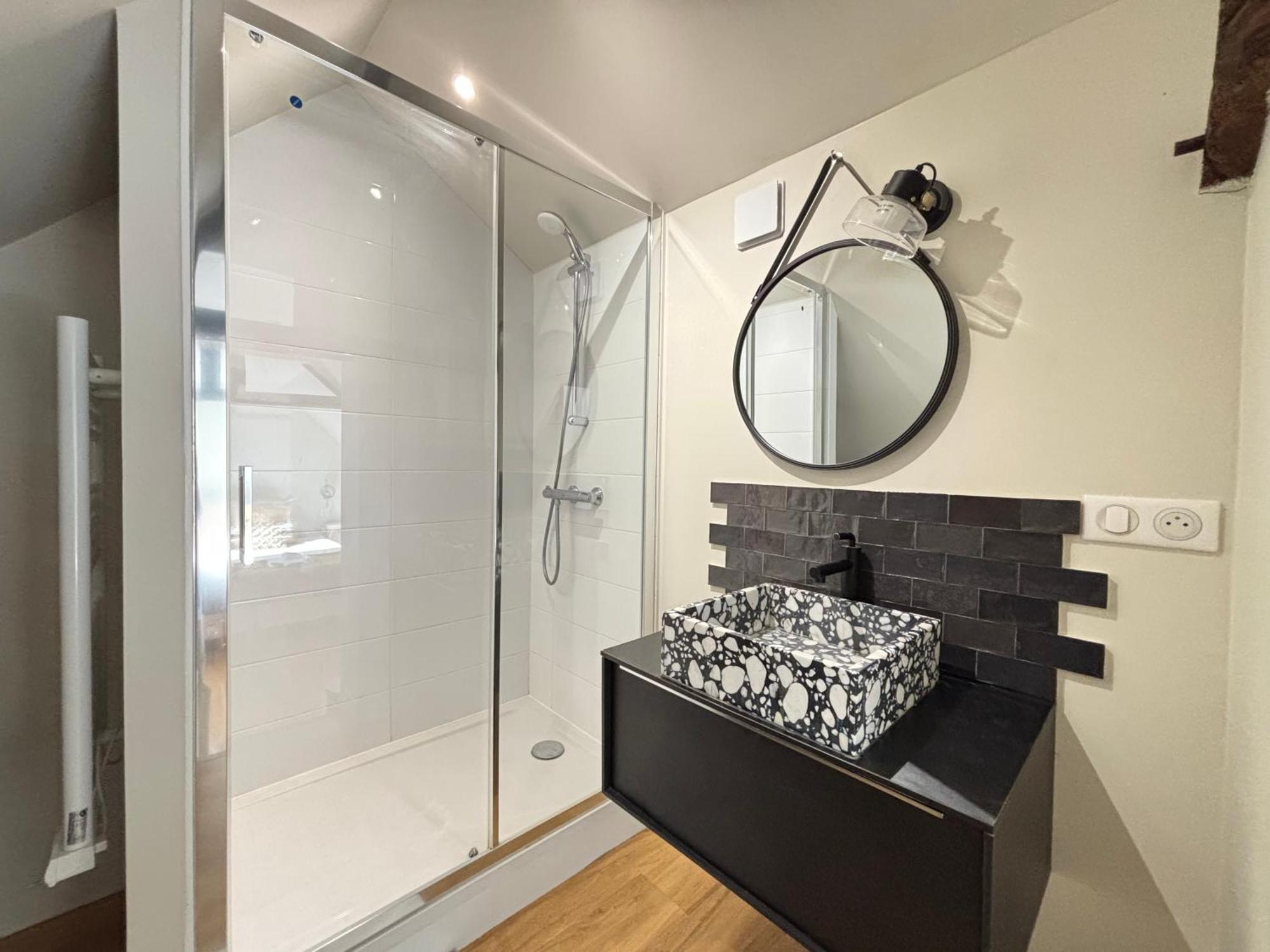 Bajocasse Apt Duplex Spacieux 3 Ch 2 Sdb Cosy Plein Centre Bayeux Decoration Elegante Proche Plages Du Debarquement المظهر الخارجي الصورة